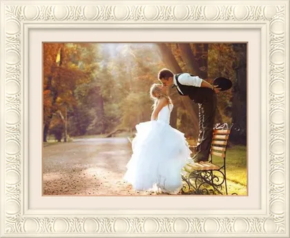 Creative ideas on what to do with your wedding photos